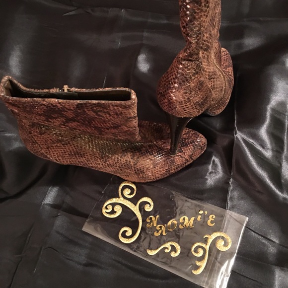 Boots - Picture 2 of 8